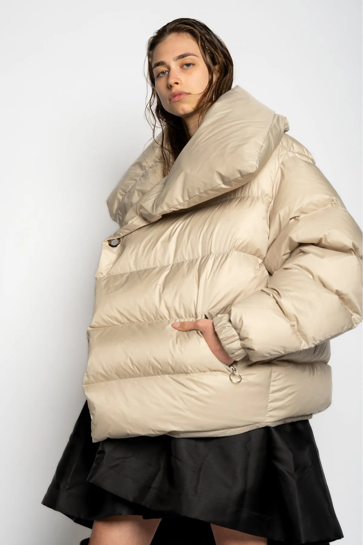 BEIGE M'A PUFFER JACKET