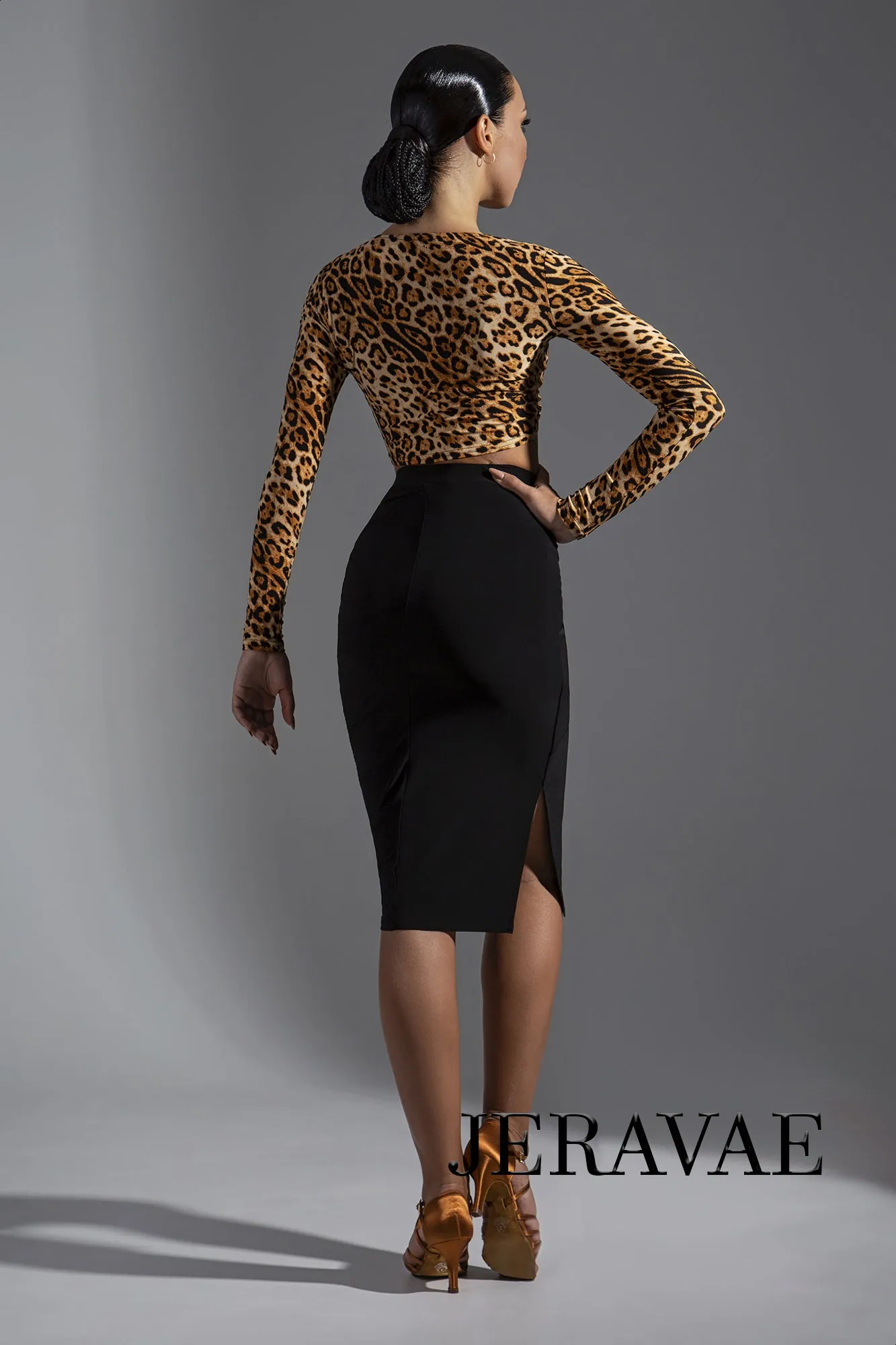 Long Sleeve Crop Top Practice Top with Optional Gather Tie Available in Leopard Print or Floral PRA 607