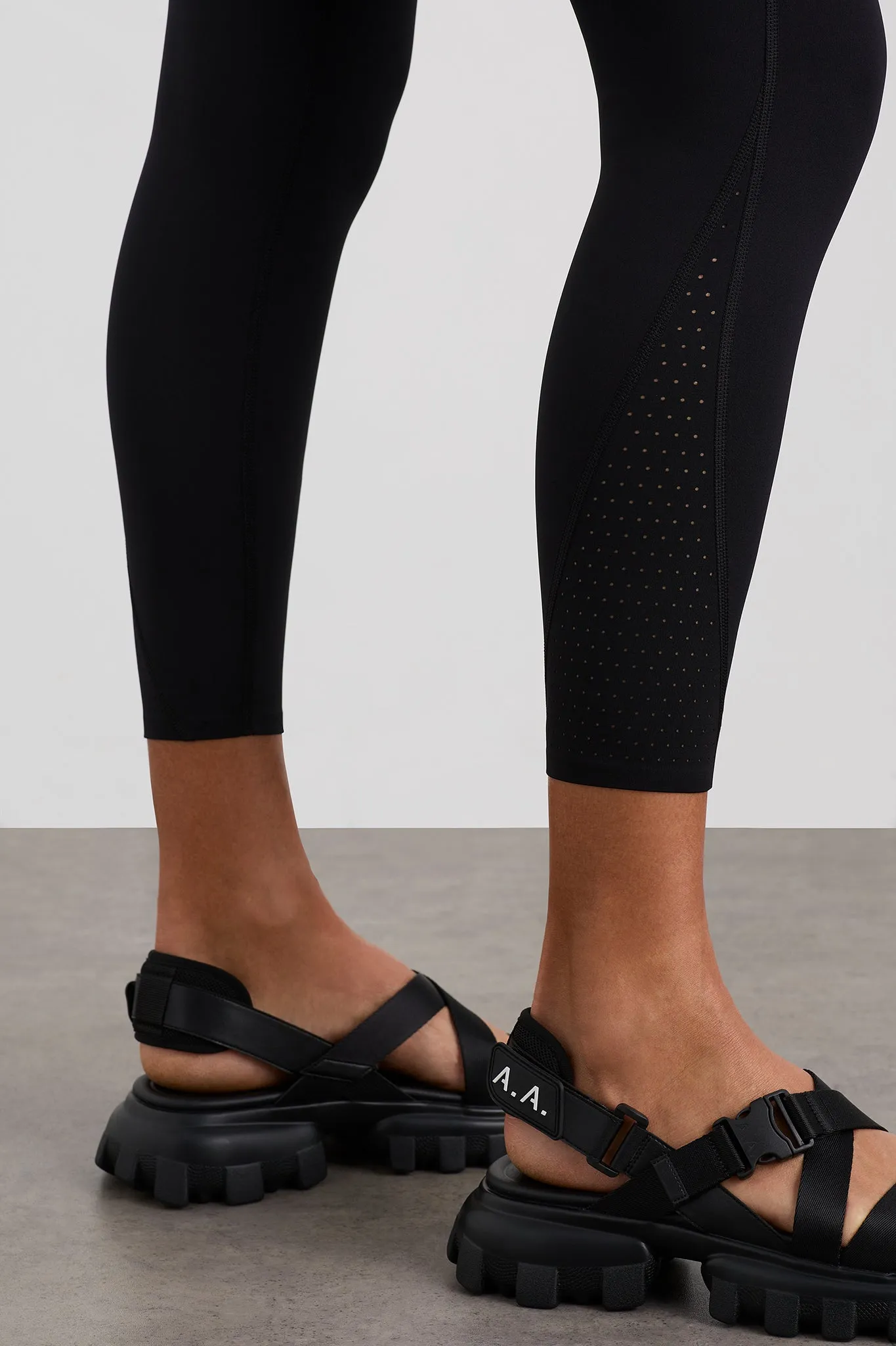 Perforated 7/8 Legging 227