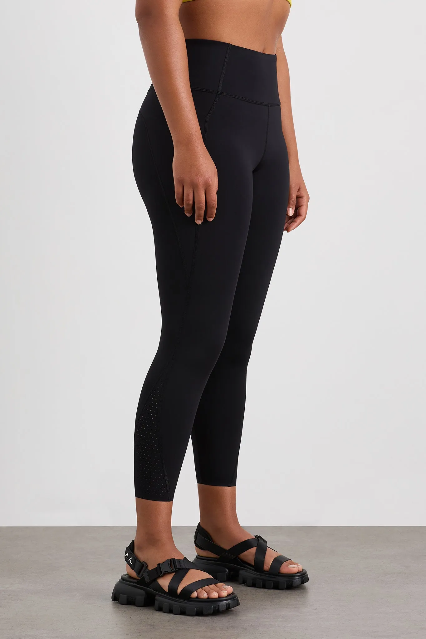 Perforated 7/8 Legging 227