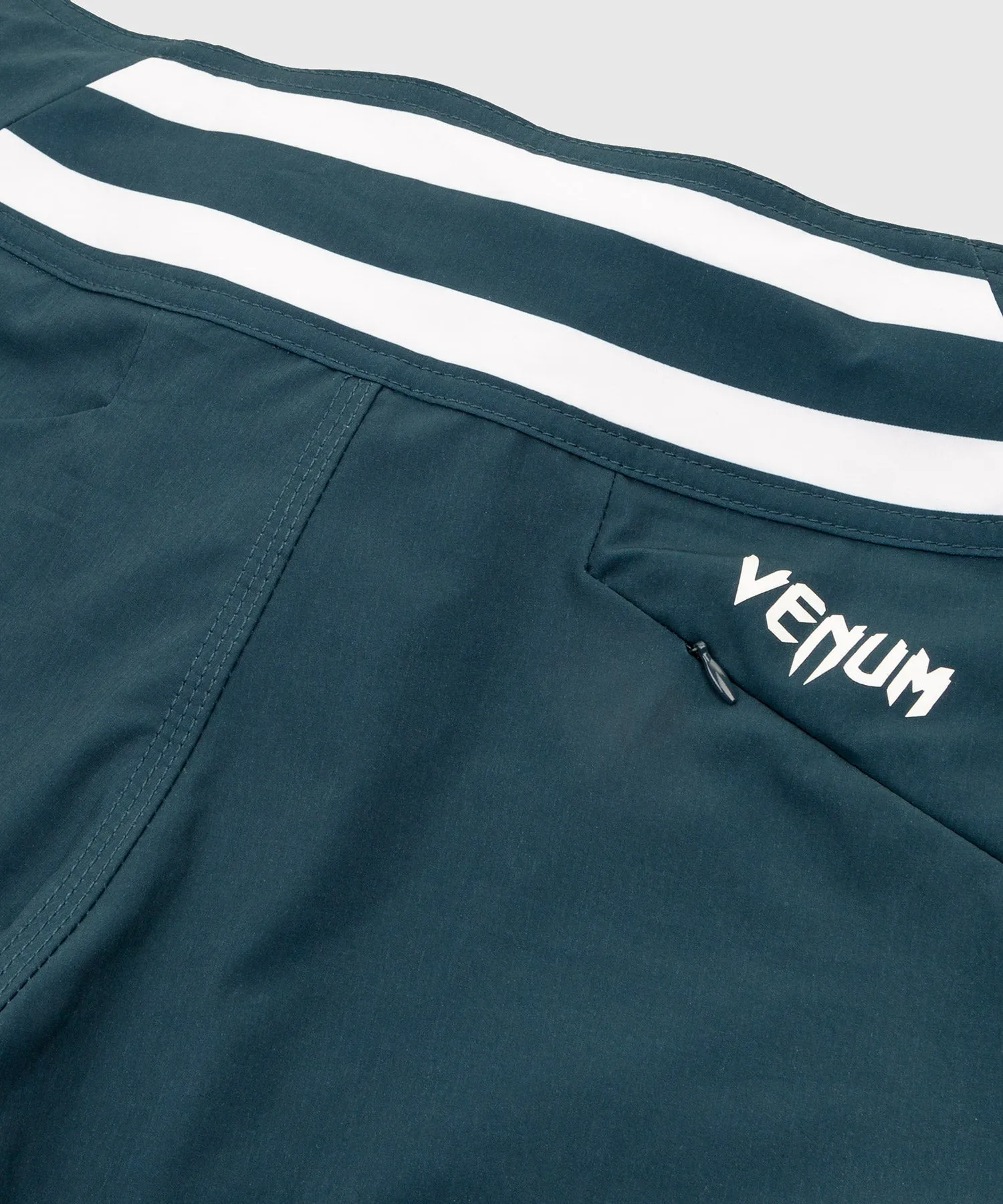 Venum Cargo Boardshorts - Dark blue/Raspberry-White